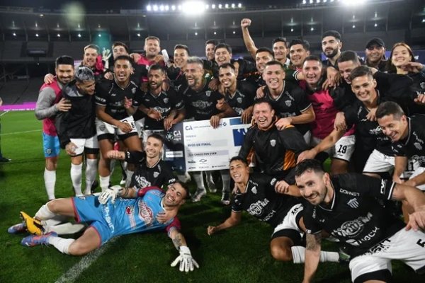 Batacazo: Chaco For Ever le ganó 1 a 0 a Rosario Central y avanza en la Copa Argentina