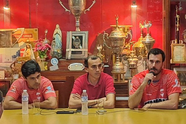 Corrientes: Unión presentó su plantel en sociedad en la previa de su debut