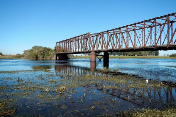 Temor por inundaciones: piden al ICAA que limpie una cuenca