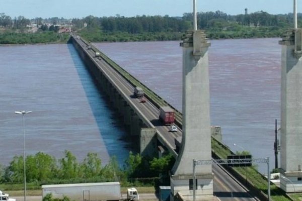 Harán trabajos de restauración en un puente que conecta Corrientes con Brasil