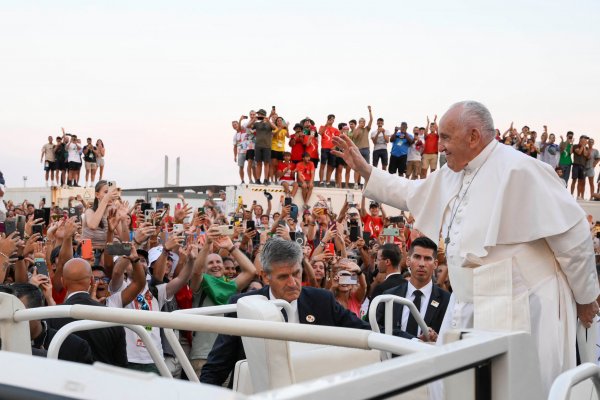 Un millón y medio de personas recibieron al papa en Lisboa