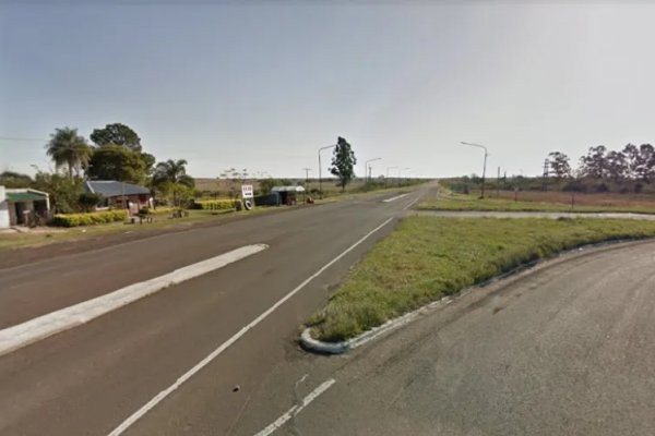 Corrientes: mueren dos personas tras impactar contra una camioneta en Bella Vista