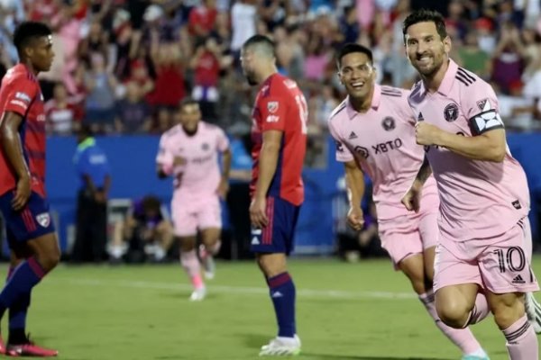 En un partidazo y con dos golazos de Lionel Messi, Inter Miami avanzó a los cuartos de final