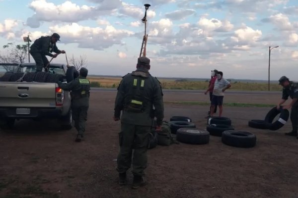 Corrientes: detienen a un ex gendarme por transportar neumáticos sin documentación