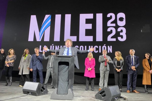 Javier Milei cerró su campaña en el Movistar Arena con elogios a Menem y promesas de ajuste