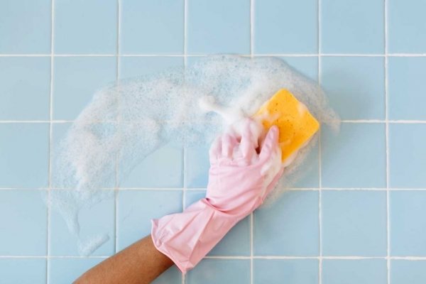 Limpieza: cómo quitar el sarro de los azulejos del baño