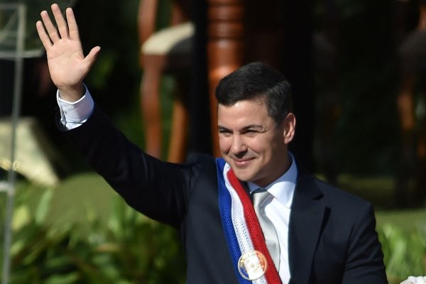 Santiago Peña asumió como nuevo presidente de Paraguay