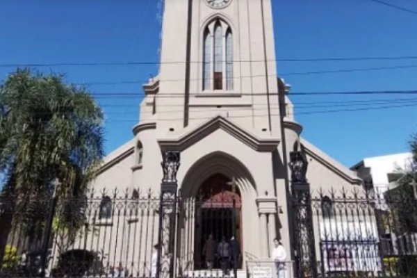 Corrientes: culminaron las tareas de pintura en la zona externa de la Iglesia Jesús Nazareno