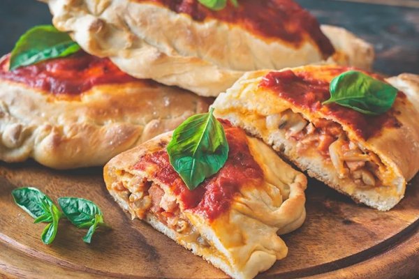 Calzone a la pizza ideal para la cena