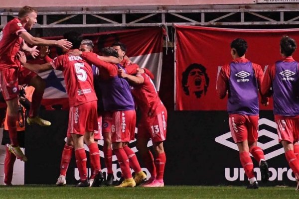 Argentinos le ganó a River en un emotivo y cambiante partido en La Paternal