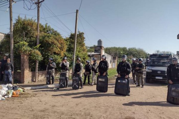 Corrientes: incidentes durante un desalojo en el barrio Sol de Mayo