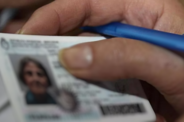 Aumentó el precio para sacar DNI y el pasaporte: el nuevo cuadro tarifario