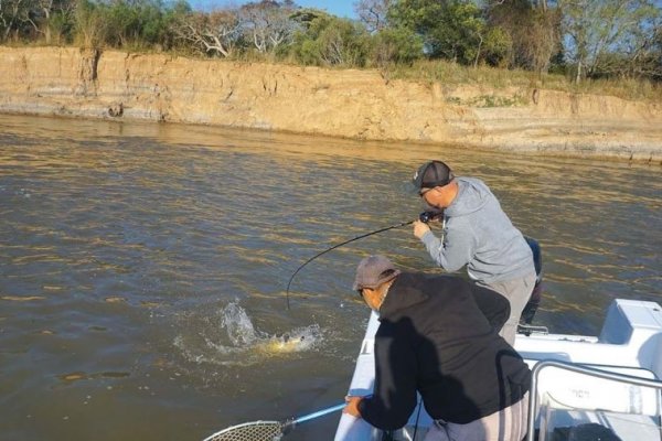 Corrientes: veda extraordinaria en el río Santa Lucía