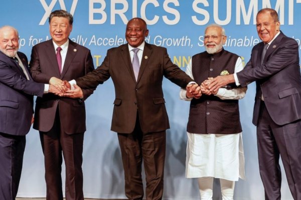 Entrando al BRICS Argentina invierte su inserción mundial