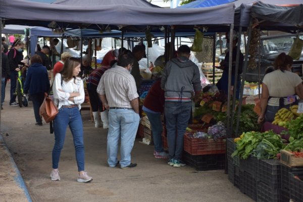 Las Ferias de Corrientes cierran agosto en plazas y paseos públicos