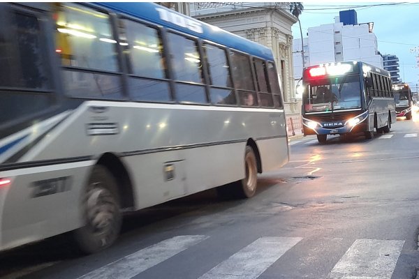 Semana clave para el bolsillo correntino: aumento del boleto y espera por anuncios salariales