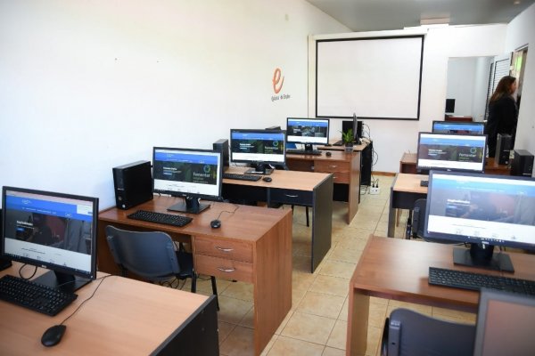Corrientes: inauguran una sala de informática comunitaria en Gobernador Virasoro