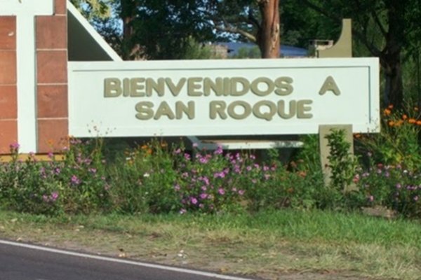 Descubren a tres policias de Corrientes cazando en un campo con un patrullero