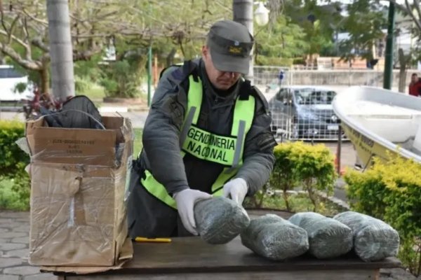 Corrientes: secuestran marihuana, neumáticos y cigarrillos enviados por encomiendas en Santo Tomé e Ituzaingó