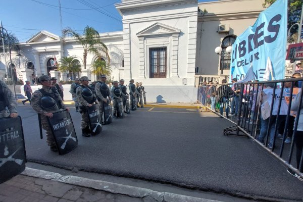 Gran movilización social de repudio al aumento del boleto y enojo con la gestión municipal