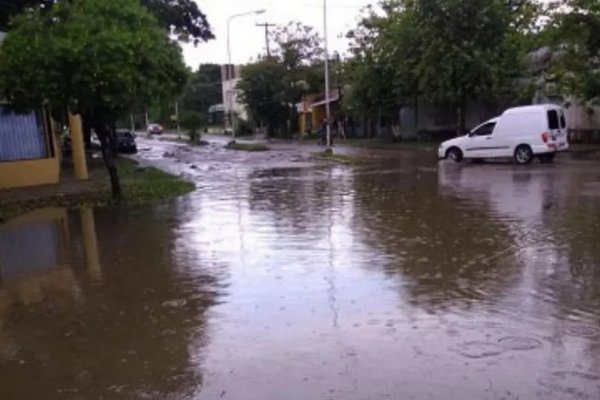 Corrientes: varias calles sufrieron inundaciones en Ituzaingó