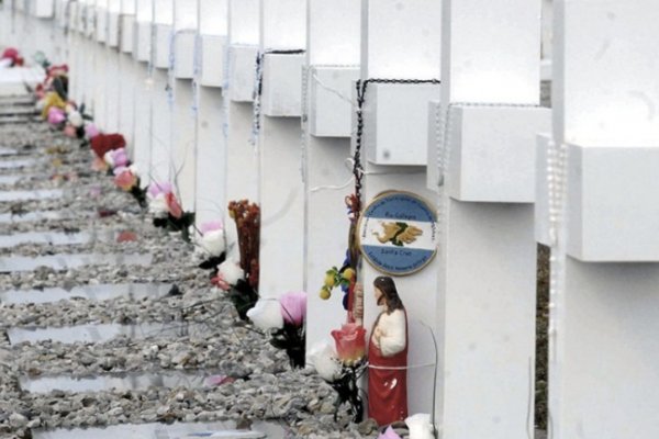 Vigilia por el día de los veteranos y caídos en la Guerra de Malvinas