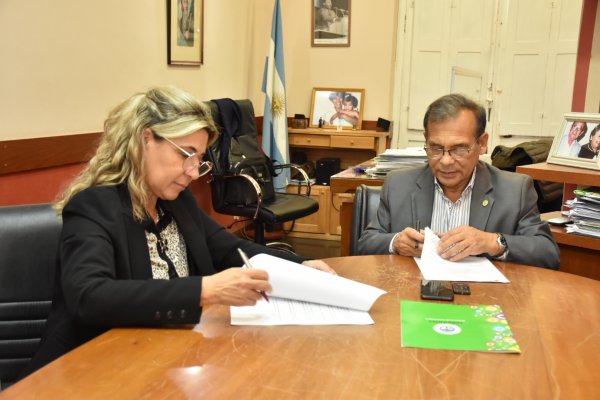 Ministros de Salud y Turismo firmaron un convenio en el marco del Centro de Conservación de Fauna Silvestre