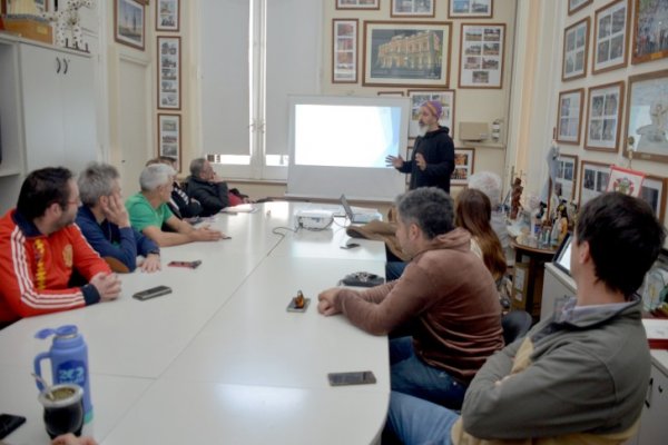 El intendente de Tandil Miguel Lunghi se reunió con el instituto mixto de turismo