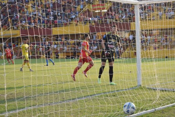 Boca Unidos venció a Crucero del Norte por 2 a 1