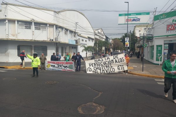 Reclamo de estatales correntinos: INVICO y Vialidad provincial denuncian despidos y maltratos