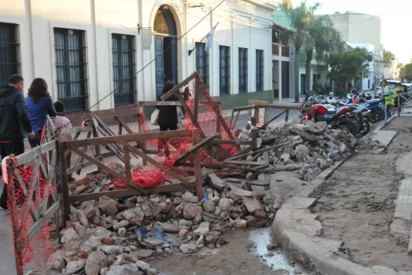Corrientes: más roturas de veredas con autorización municipal