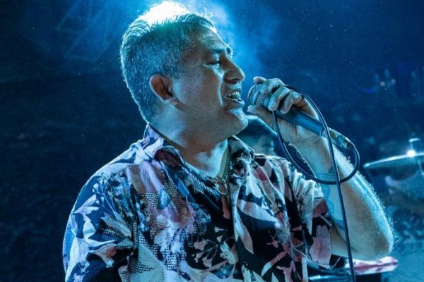 Murió el cantante santiagueño Huguito Flores en un accidente automovilístico