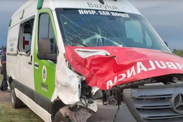 Corrientes: ambulancia chocó contra un caballo suelto