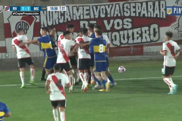Al borde de las piñas: River y Boca calentaron el Superclásico de Reserva