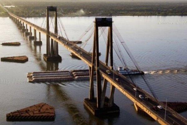 Habilitan paso de barcazas sin desarmar por el puente Chaco-Corrientes