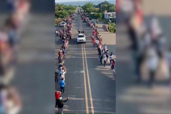 Videos muestran caravana de hombres armados no identificados en Chiapas