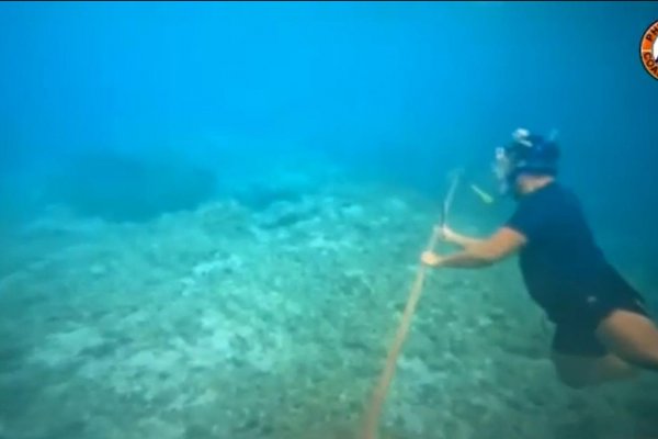 Filipinas desafía a China en aguas disputadas: retira barreras en el mar de China Meridional