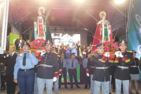 A pesar de la llovizna, la fe de San Cosme se manifestó para honrar a sus patronos