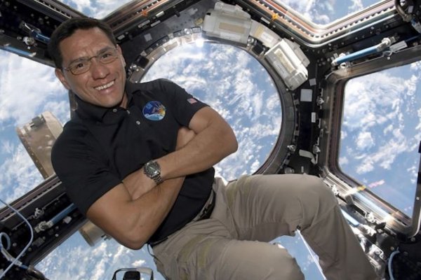 El astronauta de la NASA Frank Rubio regresa de una misión récord en el espacio