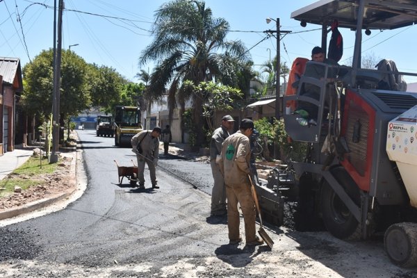 Continúa el asfaltado de las calles del barrio General Madariaga