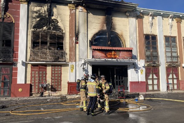 Reportan al menos siete muertos en un incendio en una discoteca en Murcia