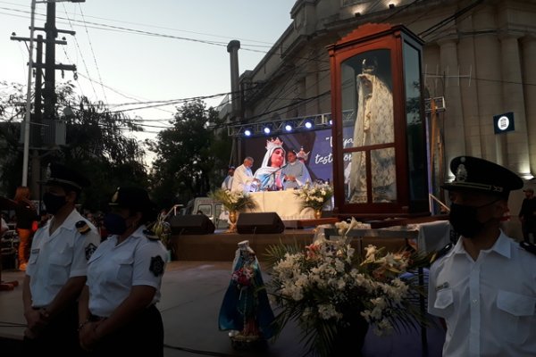 Tradición, fe profunda y oración en la celebración de la Virgen del Rosario