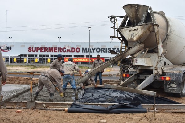 La Provincia construye una dársena vehicular en avenida Maipú al 6500