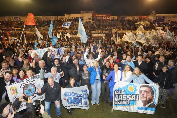 Multitudinario acto de cierre de campaña de Unión por la Patria en Corrientes