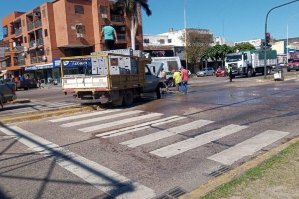Corrientes: Camión con carga de cervezas despistó sobre Av. 3 de abril