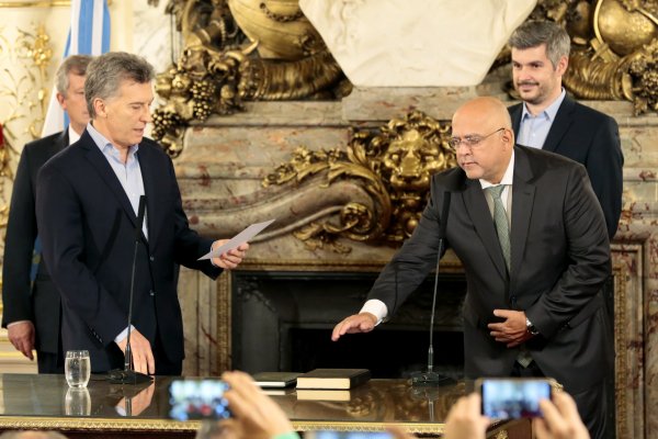 Negociaciones con Milei: al menos un ministro de Valdés ya aseguró delegaciones nacionales en Corrientes