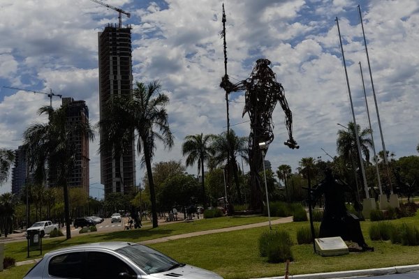 Peligro de derrumbe de Andresito: la municipalidad sigue sin revisar el monumento en Costanera sur