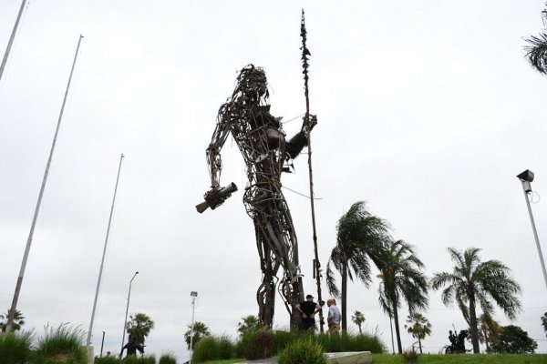 Repararán el Monumento de Andresito Guacurarí en Costanera Sur