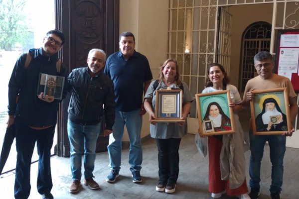 Llegaron las reliquias peregrinas de Teresita del Niño Jesús y de Santa Margarita