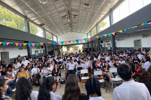 Sobrevivientes del cáncer de mama brindaron emotivas charlas en escuelas de Corrientes